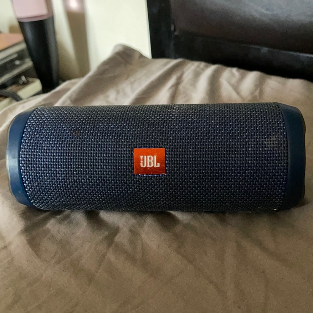 JBL Flip 4 | Used and dirty but great condition!